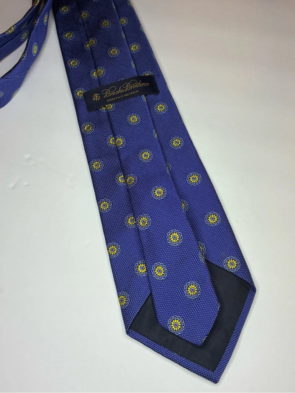 Brooks Brothers Makers Merchants Silk Tie Purple Yellow Geometric Medallion 3.5”